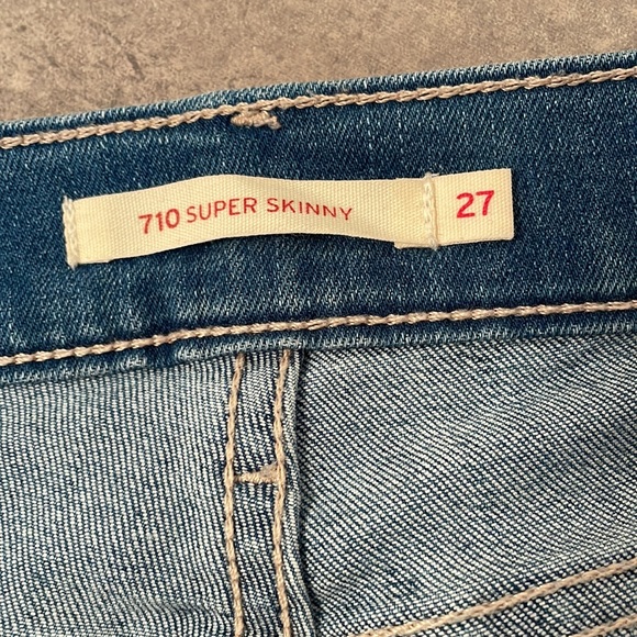 Levi’s 710 Super Skinny Jeans size 27. Light wash - Picture 6 of 8